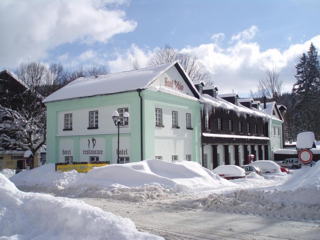Hotel Dzban Jindrichov Exterior photo